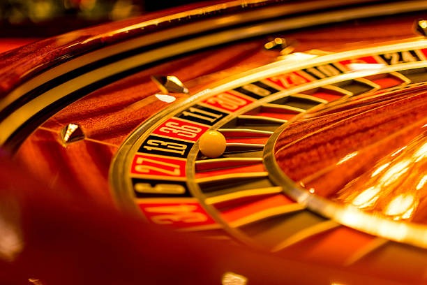 calo4d Boom City live dealer table with chat and results display